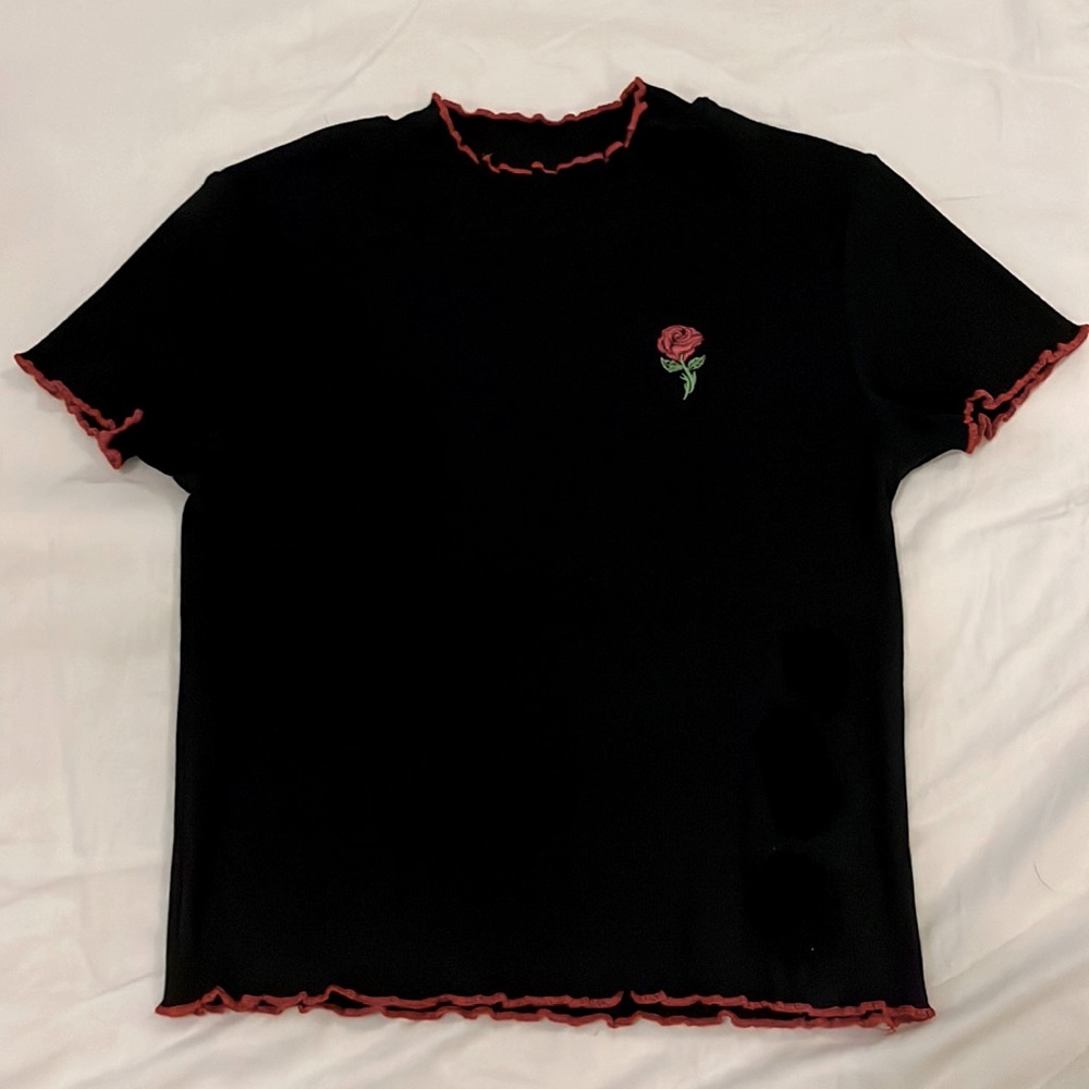 Black red rose tee shirt, punk, goth, from Zummiez, fitted, mock neck, crop top